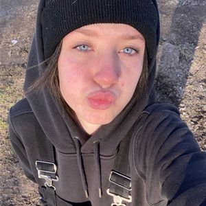 Meet your Posher, Bella